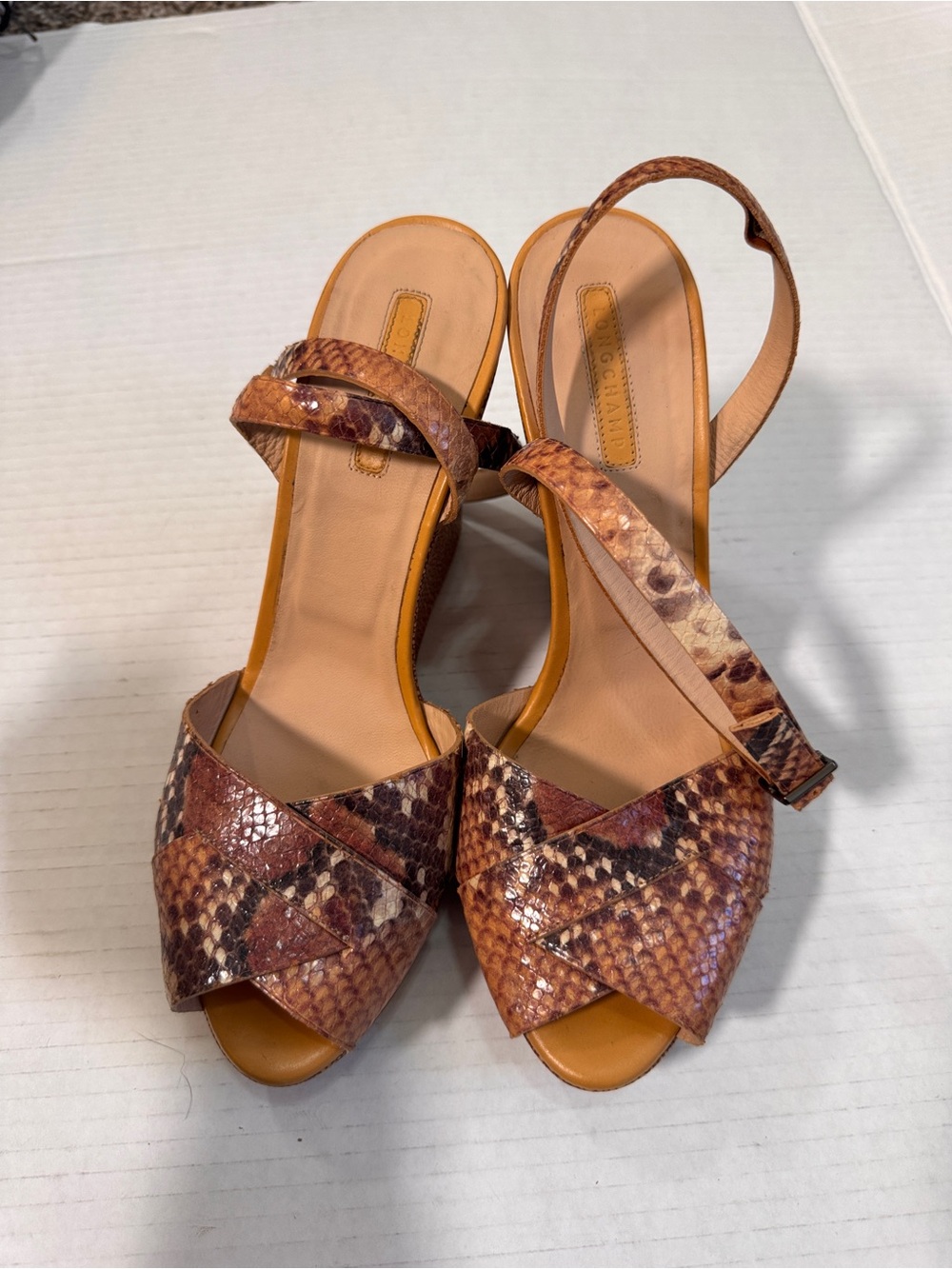 Longchamp Tan Brown Snake Print Leather Wedge Sandals Womans 6.5 Peep Toe Luxury - Picture 6 of 12